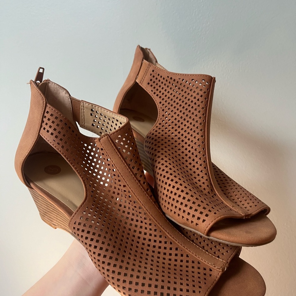 Women's Tan Peep-Toe Wedge Sandals